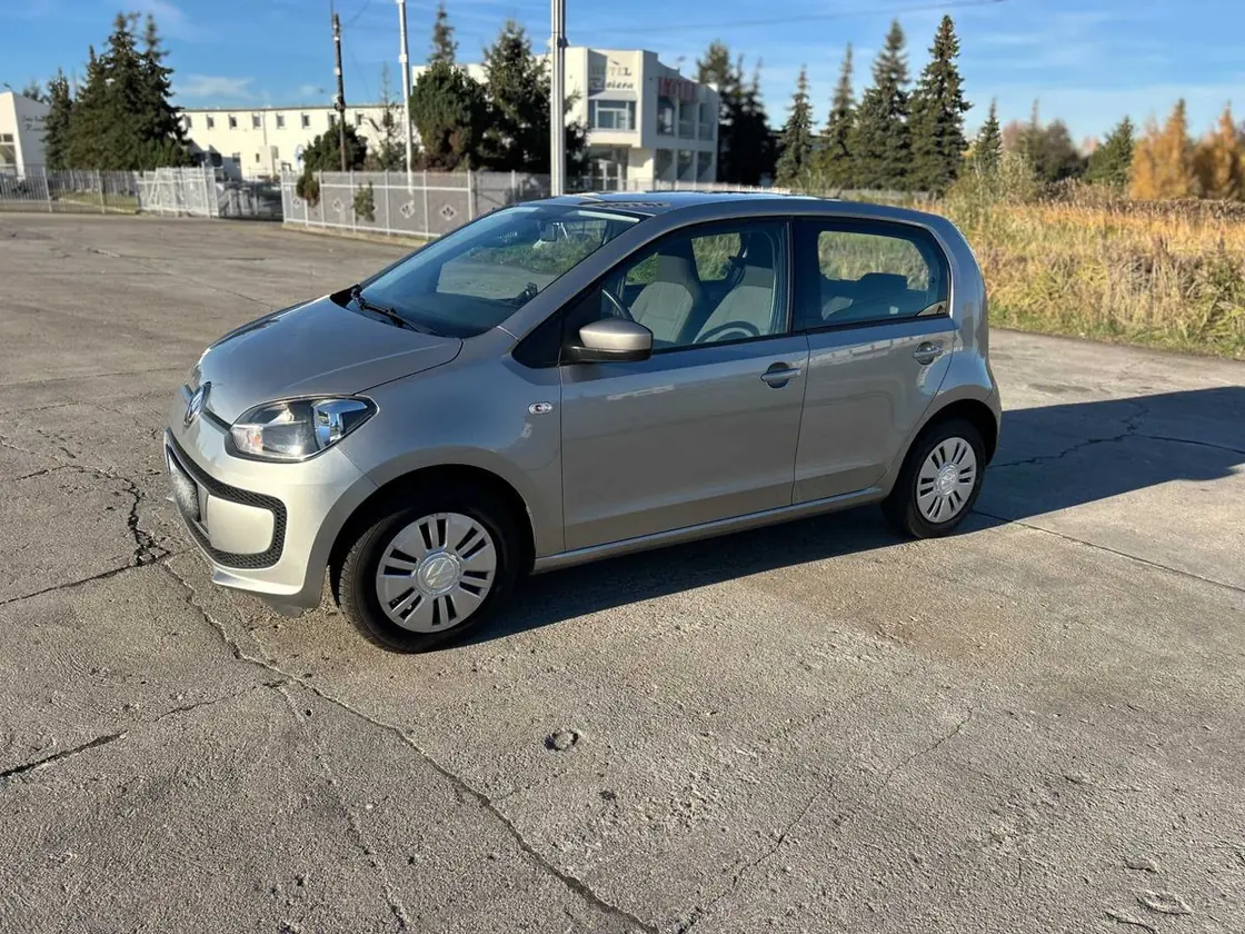 Volkswagen up! — auto z placu Komisu Prusice